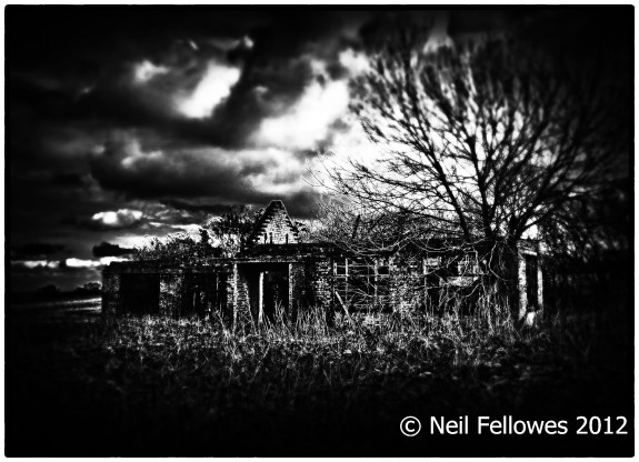 Neil Fellowes-BBC Tatsfield Broadcast Monitoring Station-found0bjects-derelict photography-hauntology-spectres-A Year In The Country-2