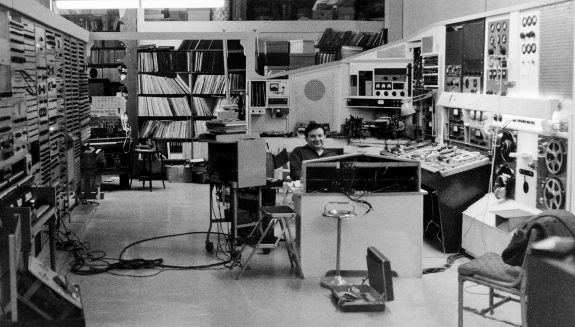Raymond Scott in studio-1970-panorama