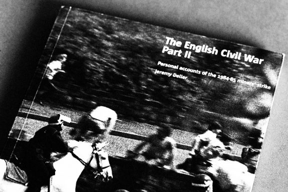 The English Civil War Part II-book-Cornerhouse-Stuktur-Jeremy Deller